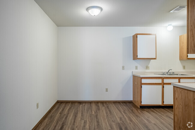 1BR, 1BA - 650SF - Rena Valley Apartments