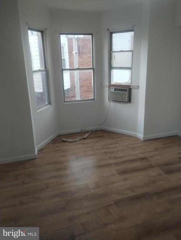 Building Photo - 3123 Custer St