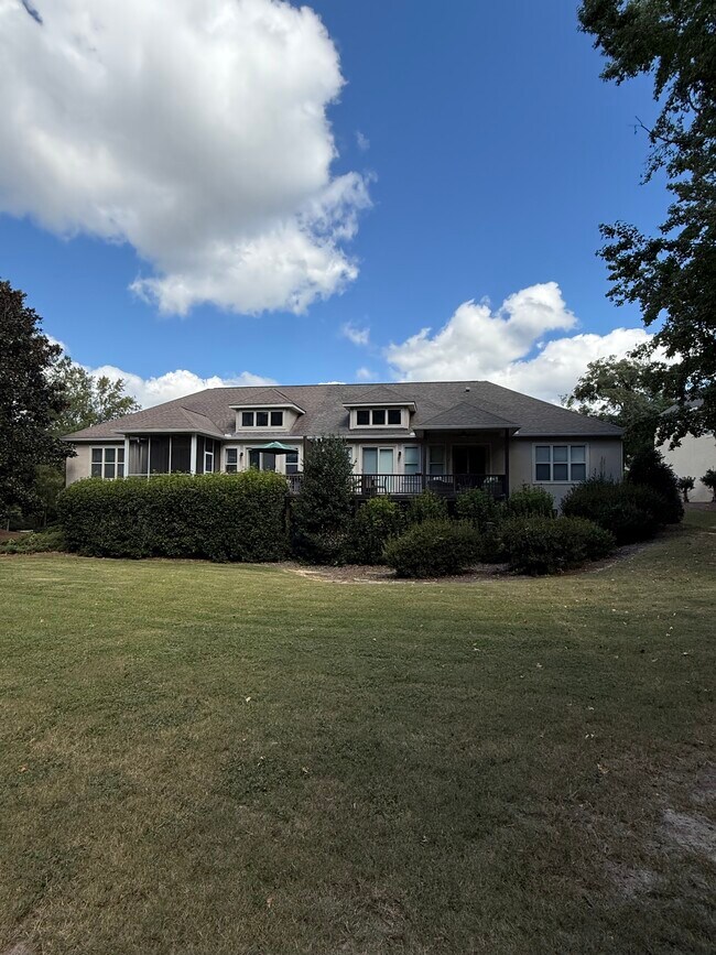 Foto del edificio - 100 Cottonwood Creek Ln
