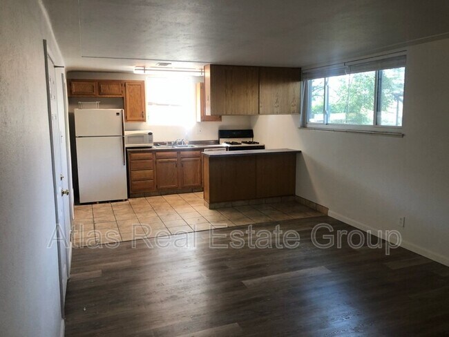 Foto del edificio - 2716 Grove St