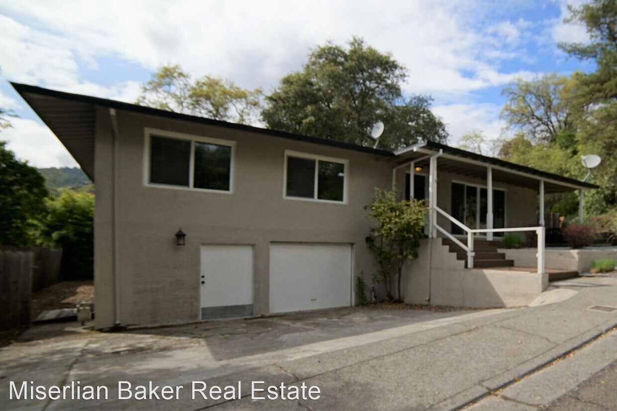Primary Photo - 3 br, 2 bath House - 185 Grace Ct