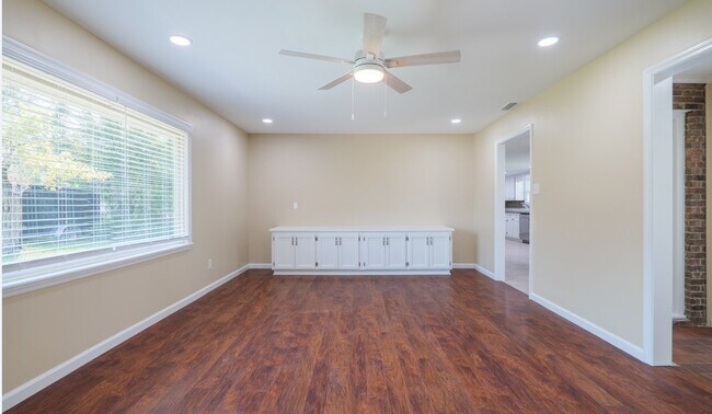 Foto del edificio - 4104 Lantern Ln