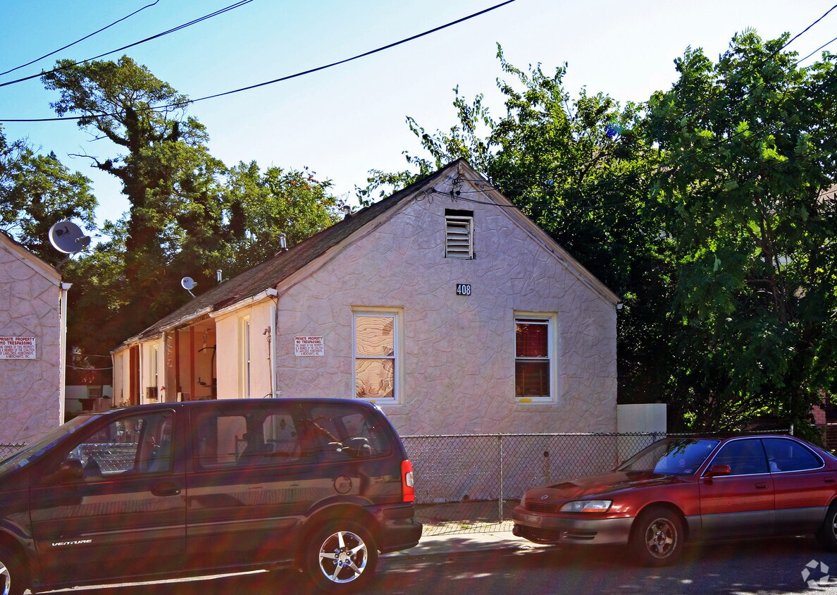 Primary Photo - 408 Beach 25th St