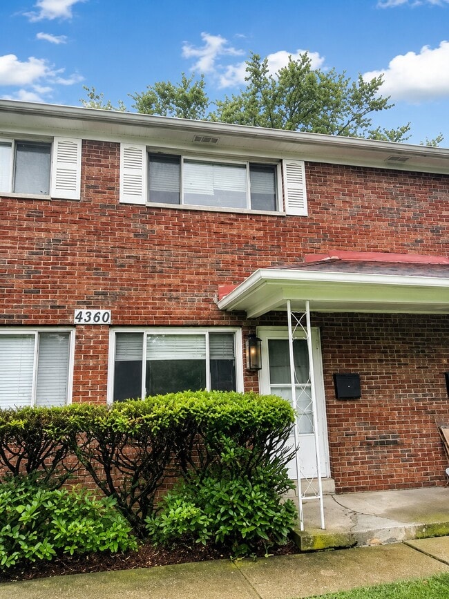Building Photo - 6210 Ambleside Dr