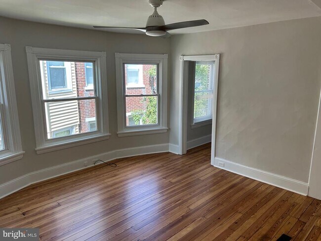 Foto del edificio - 217 N Adams St