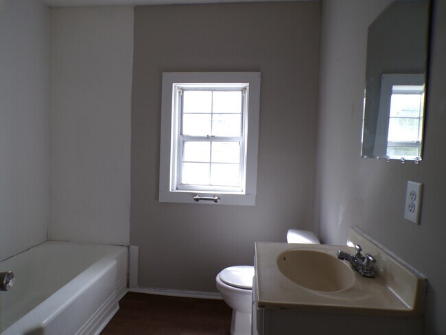 Foto del edificio - 407 S Park Rd SW
