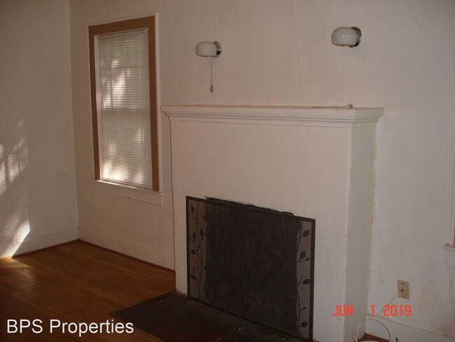 3 br, 1 bath House - 1032 West 2nd Street photo'