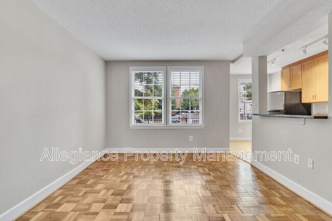 Foto del edificio - 502 Bashford Ln