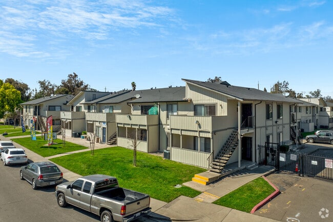 Primary - Blue Ridge Circle Apartments