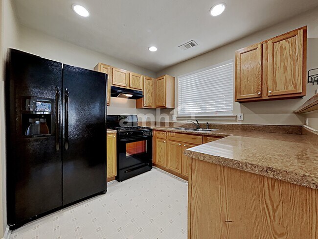 Foto del edificio - 1244 W Oaks Way