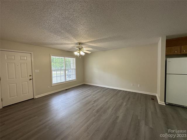 Foto del edificio - 712 Catawba Valley Blvd SE