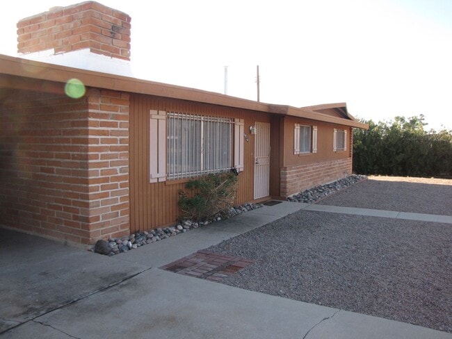 Building Photo - 6924 E Elbow Bay Dr