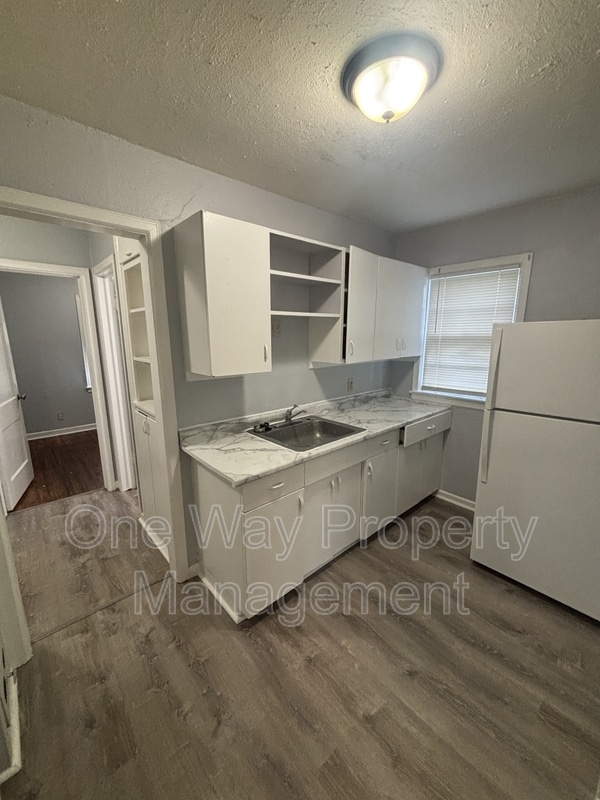Foto del edificio - 1729 E Looman St