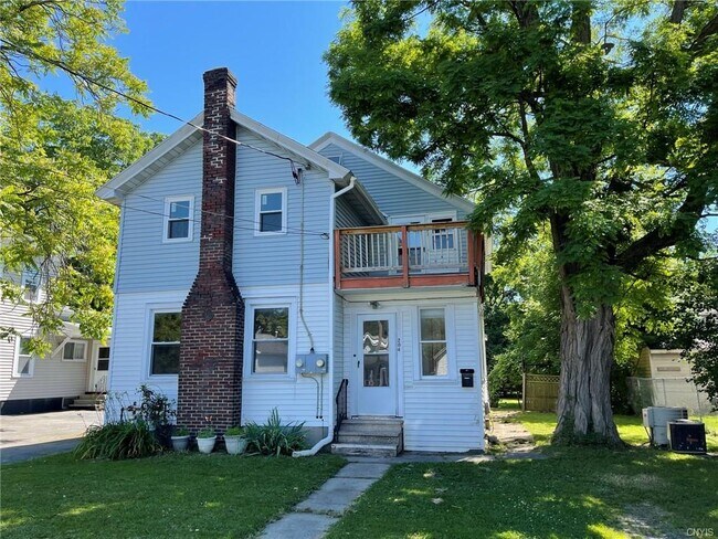 Building Photo - 204 McCool Ave