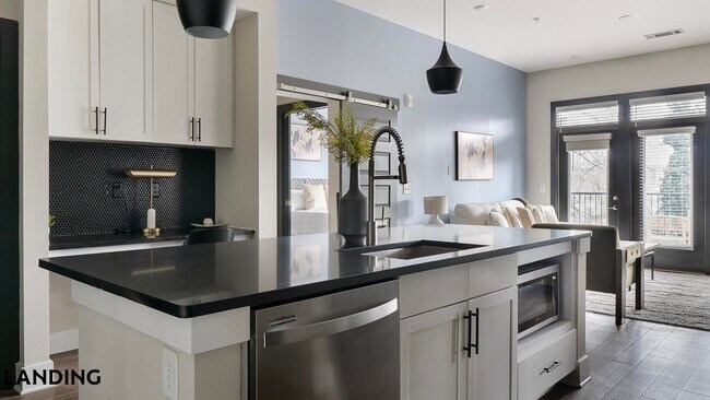 Foto del edificio - 2550 Blackmon Dr