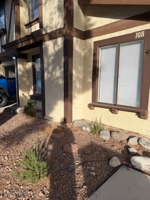 Building Photo - 108 Boysenberry Ln