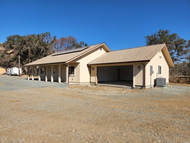 Foto del edificio - 8256 Quail Canyon Rd