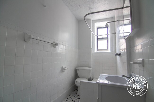 Foto del edificio - 2608 Albemarle Rd