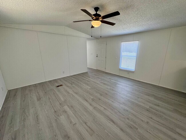 Building Photo - Galivants Ferry - 3 Bedroom / 2 Bathroom M...