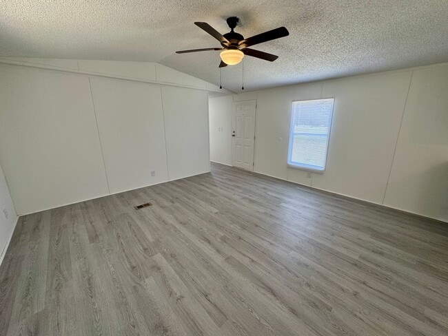 Foto del edificio - Galivants Ferry - 3 Bedroom / 2 Bathroom M...