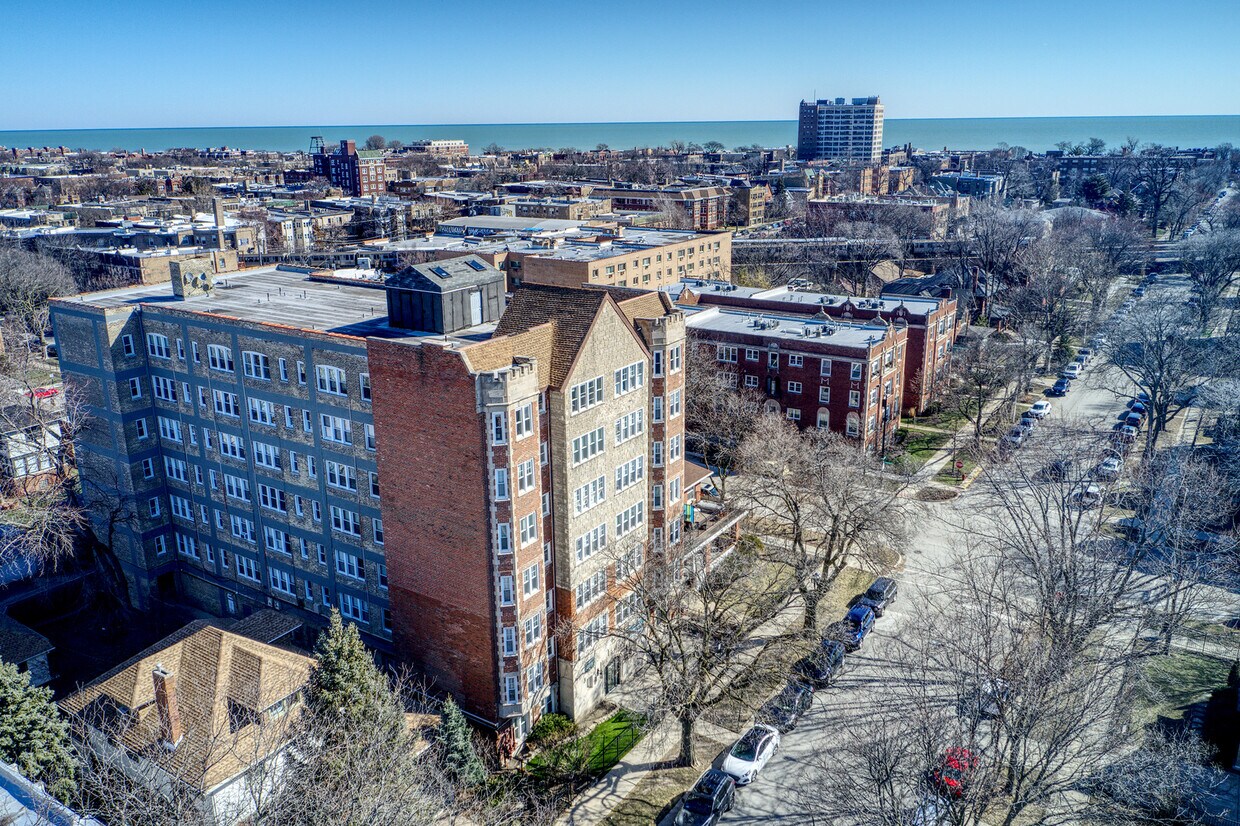 Foto principal - 1608 W Sherwin Ave