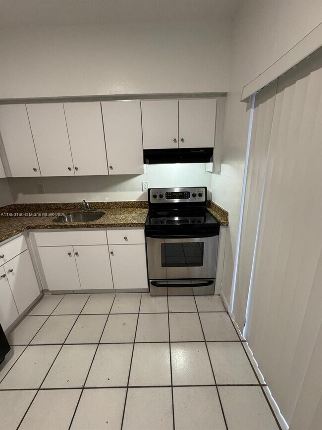 Foto del edificio - 1244 SW 5th St