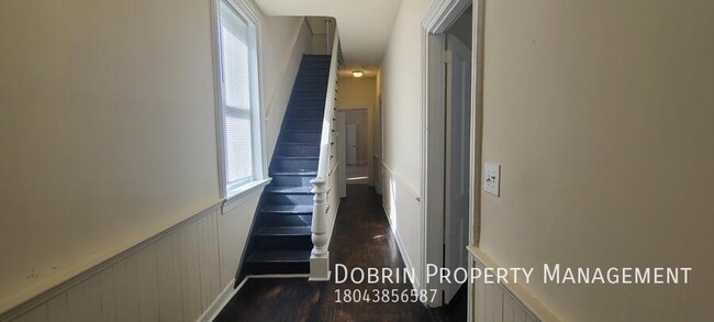Building Photo - 16 E Leigh St
