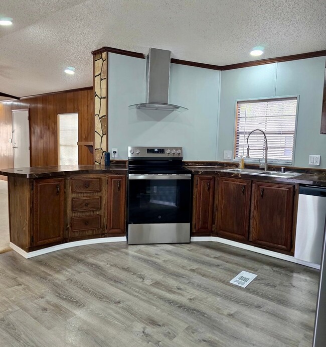 Building Photo - 3149 Anthony Dr