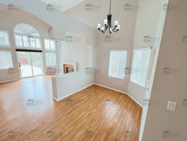 Building Photo - Remodeled Two-Story 3BD/2BA Home in Gated ...