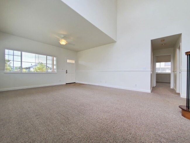 Foto del edificio - For Rent | 4 Bedroom, 3 Bathroom house with 2 Car Garage