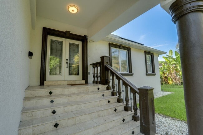 Photo - 633 Spring Oaks Blvd. House
