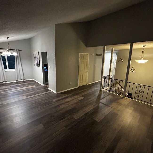 Foto del edificio - 9517 Manning Ave