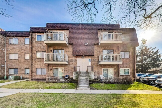 Building Photo - 613 W Central Rd