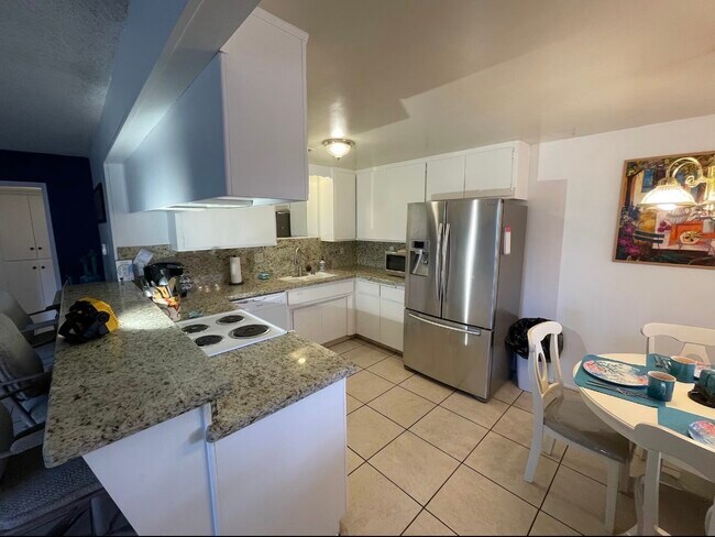 Foto del edificio - 5908 Stockdale Hwy