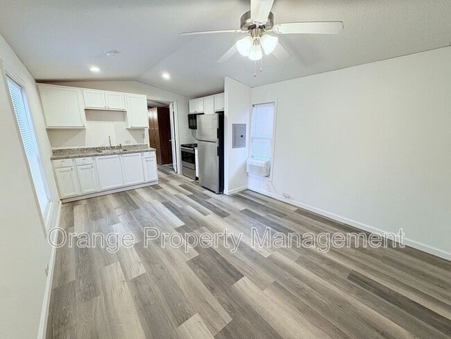 Building Photo - 930 Cedar Village Ln