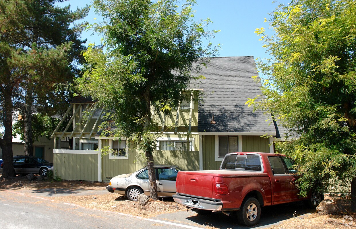 Building Photo - 1732 Mission Blvd