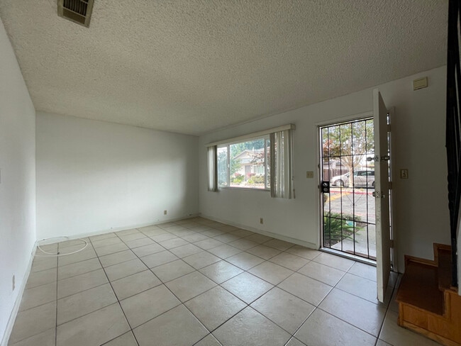 Building Photo - 1402 Jacqueline Pl
