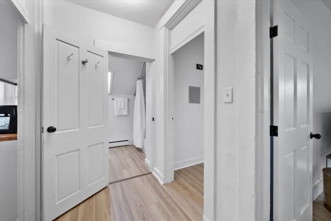Building Photo - 242 Mccormick Pl