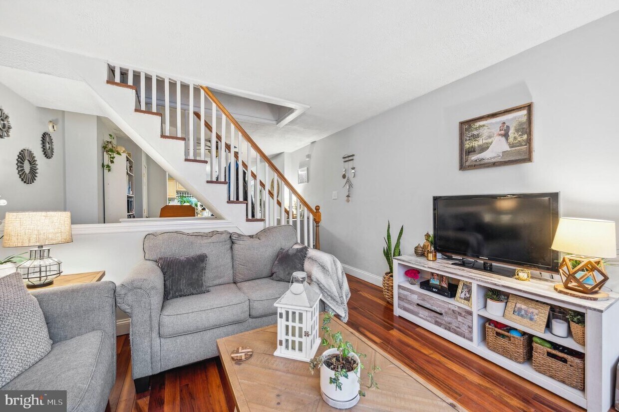 Foto principal - 236 McClellan St