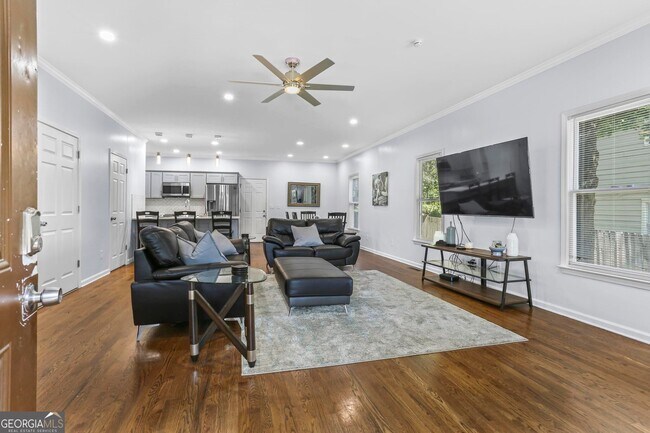 Foto del edificio - 687 Windsor St SW