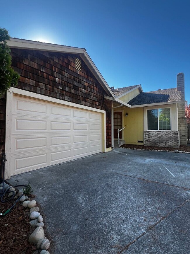 Foto del edificio - 3 Bedroom/2 Bathroom Single Story Home In ...