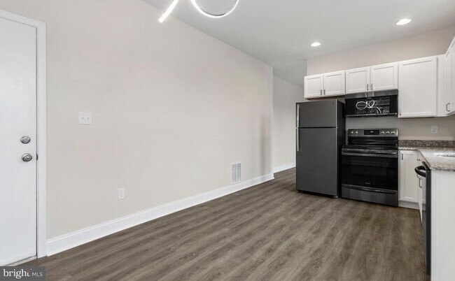 Foto del edificio - 300 E Front St