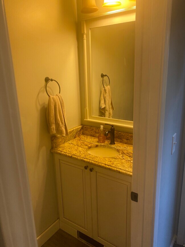 17505 Drake Rd Unit 17505, Strongsville, OH 44136 Condo for Rent in