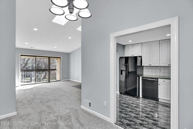 Building Photo - 331 Bromley Ct