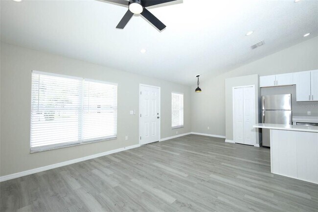 Foto del edificio - 786 Lincoln Pkwy