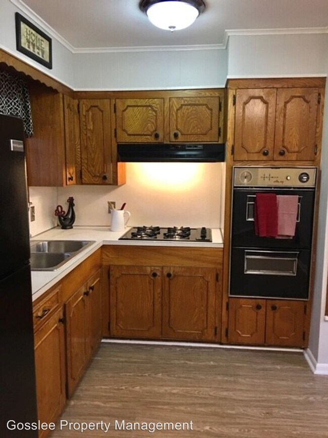 Building Photo - 3 br, 1 bath House - 2620 Lyles Ln