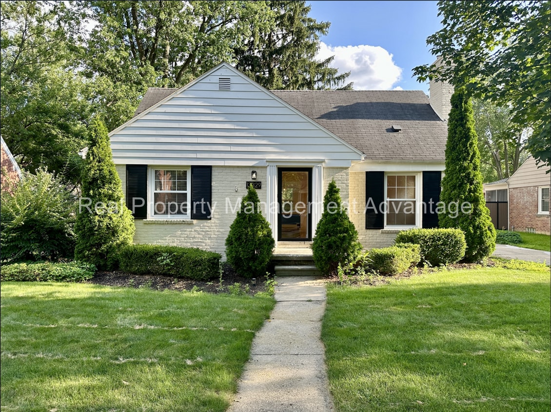 Primary Photo - Rare Find in Huntington Woods - 3 Beds and...