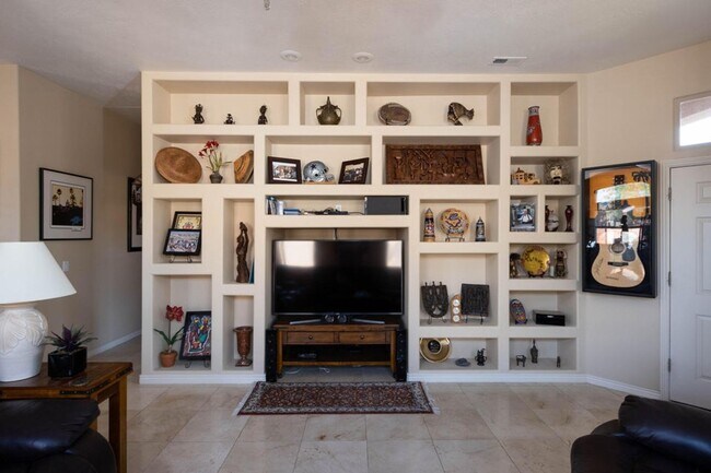 Building Photo - Lovely 3 Bedroom Home With 2 Community Pools