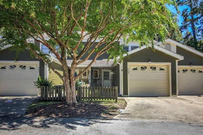 Building Photo - 303 Cedarwood Village