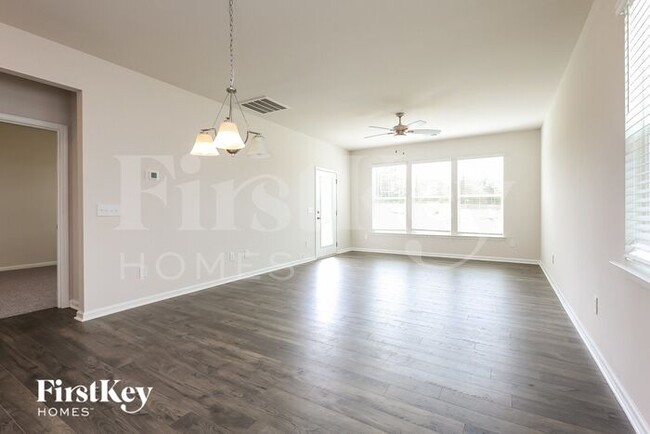 Foto del edificio - 525 Hillpark Ln